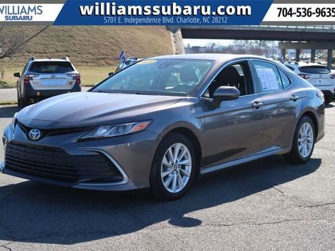 Used 2021 Toyota Camry LE image 4