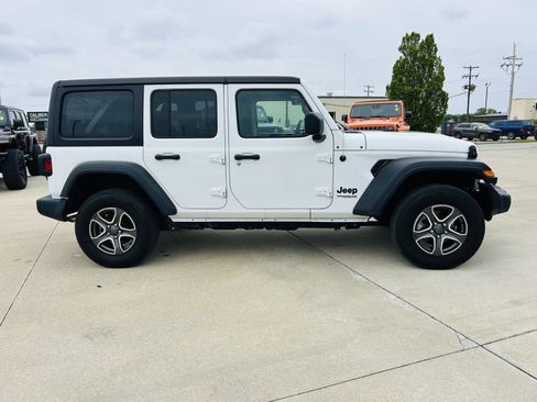 Used 2022 Jeep Wrangler Unlimited Sport AWD/4WD image 34