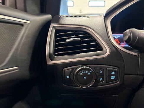 Used 2021 Ford Edge ST-Line AWD/4WD image 18