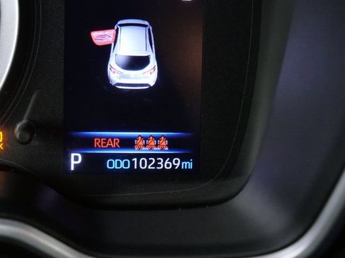 Used 2021 Toyota Corolla SE FWD image 23