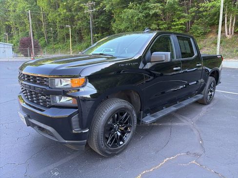 Certified 2019 Chevrolet Silverado 1500 Custom w/ Custom Value Package AWD/4WD image 2