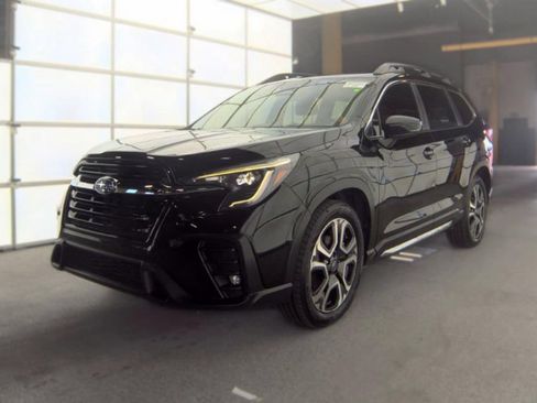 Used 2024 Subaru Ascent Limited AWD/4WD image 2