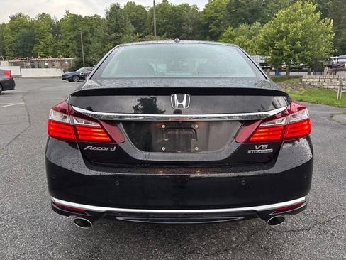 Used 2017 Honda Accord Touring image 6