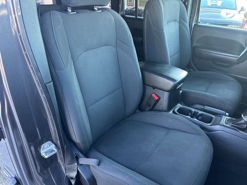 Used 2018 Jeep Wrangler Unlimited Sport S image 53