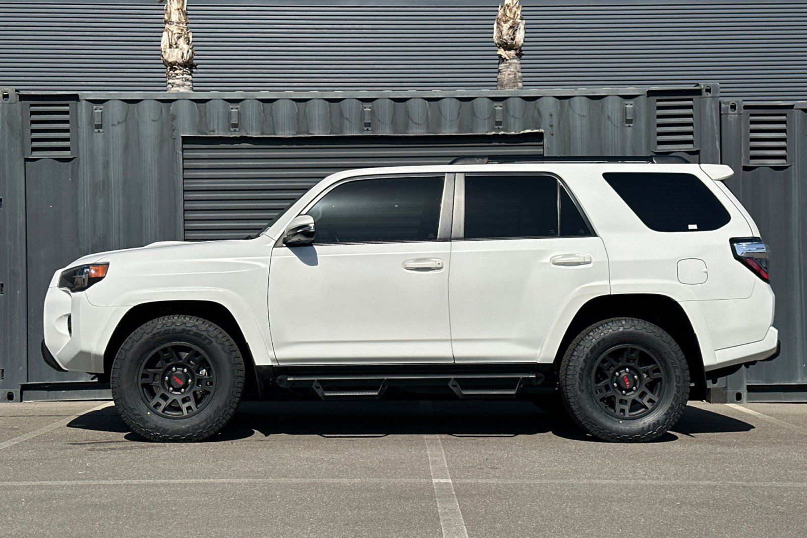 Used 2023 Toyota 4Runner TRD Off-Road Premium w/ Off Road Premium Plus Package AWD/4WD image 2