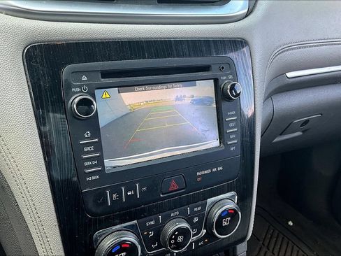 Used 2016 Chevrolet Traverse LT AWD/4WD image 13