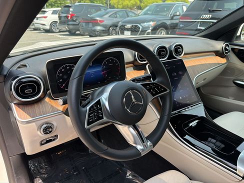 Used 2024 Mercedes-Benz C 300 4MATIC Sedan image 4