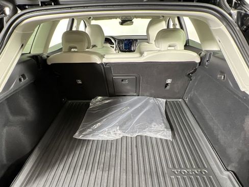 Certified 2023 Volvo XC60 B5 Core w/ Climate Package image 21