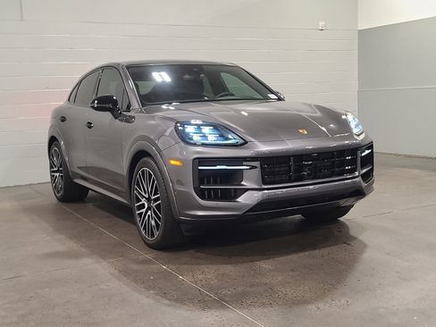 New 2025 Porsche Cayenne S AWD/4WD image 9