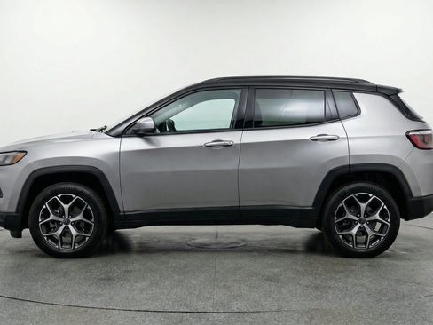 Used 2025 Jeep Compass Limited AWD/4WD image 5