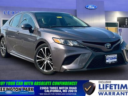 Used 2020 Toyota Camry SE w/ Sunroof Package