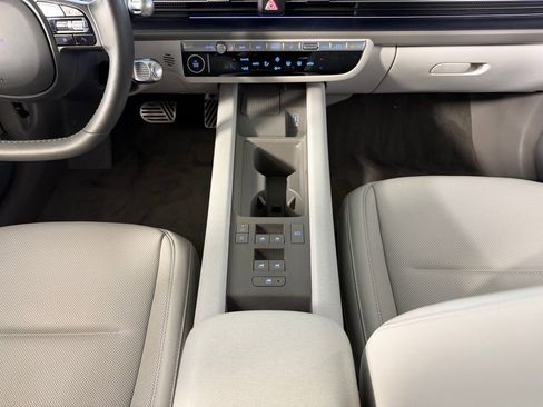 Used 2024 Hyundai Ioniq 6 Limited image 17