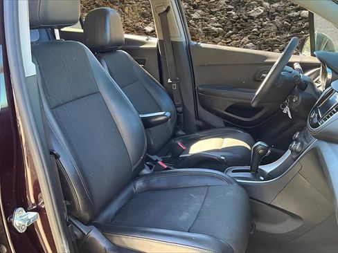 Used 2022 Chevrolet Trax LT image 7