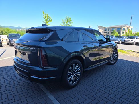 Used 2026 Cadillac Escalade IQ Sport 1 AWD/4WD image 5