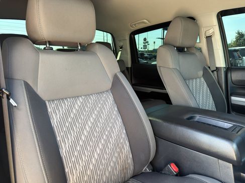 Used 2021 Toyota Tundra SR5 w/ SR5 Upgrade Package AWD/4WD image 25