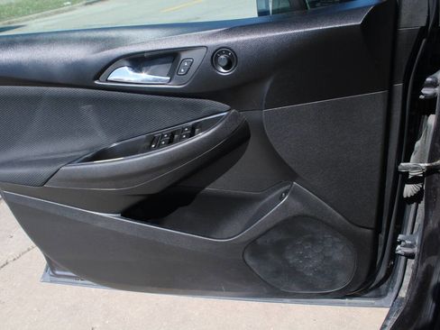 Used 2016 Chevrolet Cruze LT image 12