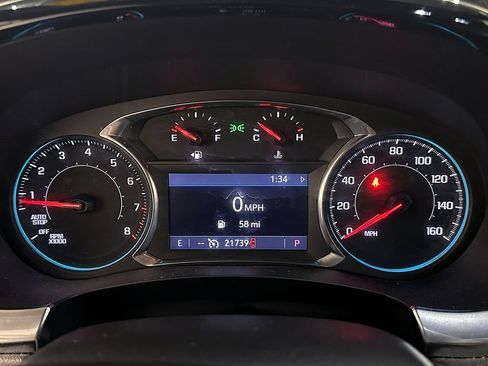 Used 2022 Chevrolet Traverse LT FWD image 32