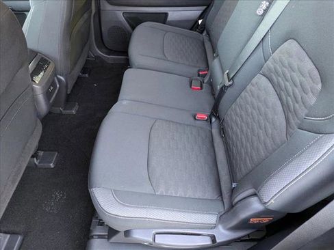 Used 2024 Nissan Pathfinder SV image 17