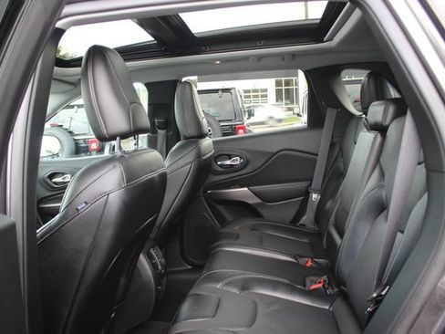 Used 2022 Jeep Cherokee Limited AWD/4WD image 24