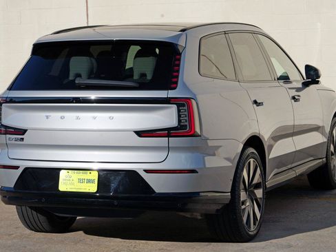 Used 2025 Volvo EX90 Ultra AWD/4WD image 50