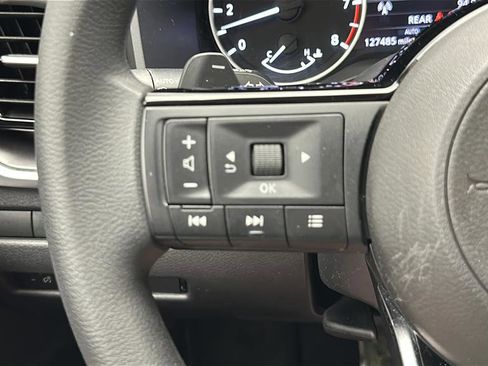 Used 2021 Nissan Rogue SV AWD/4WD image 18