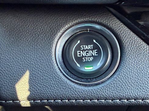 Used 2025 Buick Enclave Preferred FWD image 23