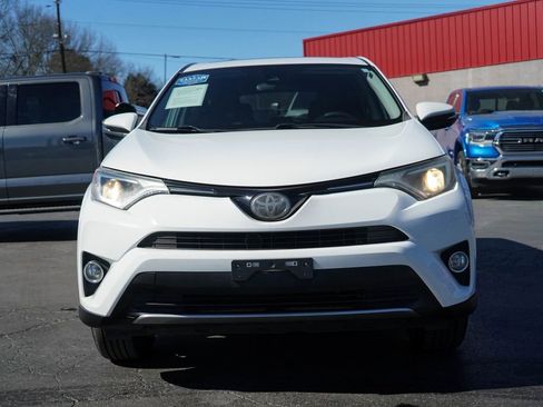Used 2018 Toyota RAV4 XLE image 9