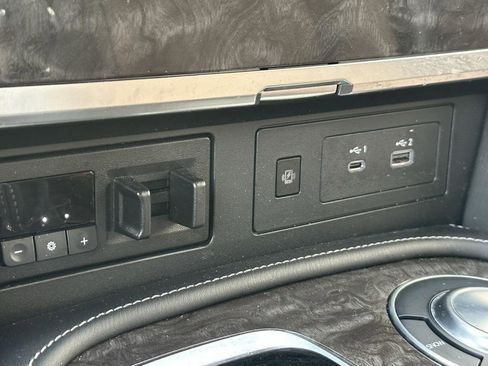 Used 2024 Nissan Armada Platinum w/ Captain's Chairs Package image 15