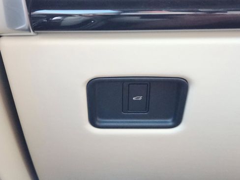 New 2026 Land Rover Range Rover Long Wheelbase SE image 21