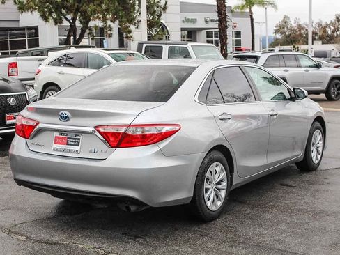 Used 2017 Toyota Camry LE image 6