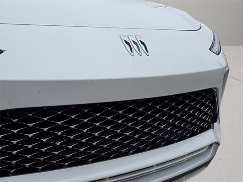 Used 2024 Buick Envista Avenir image 9