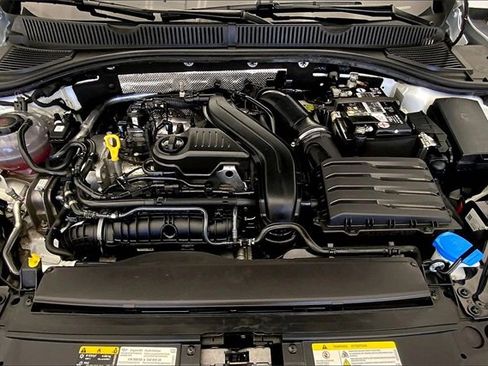 Used 2023 Volkswagen Jetta SE w/ Panoramic Sunroof Package image 10