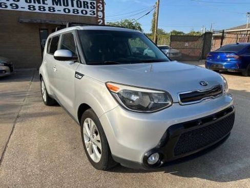 Used 2016 Kia Soul + FWD image 23