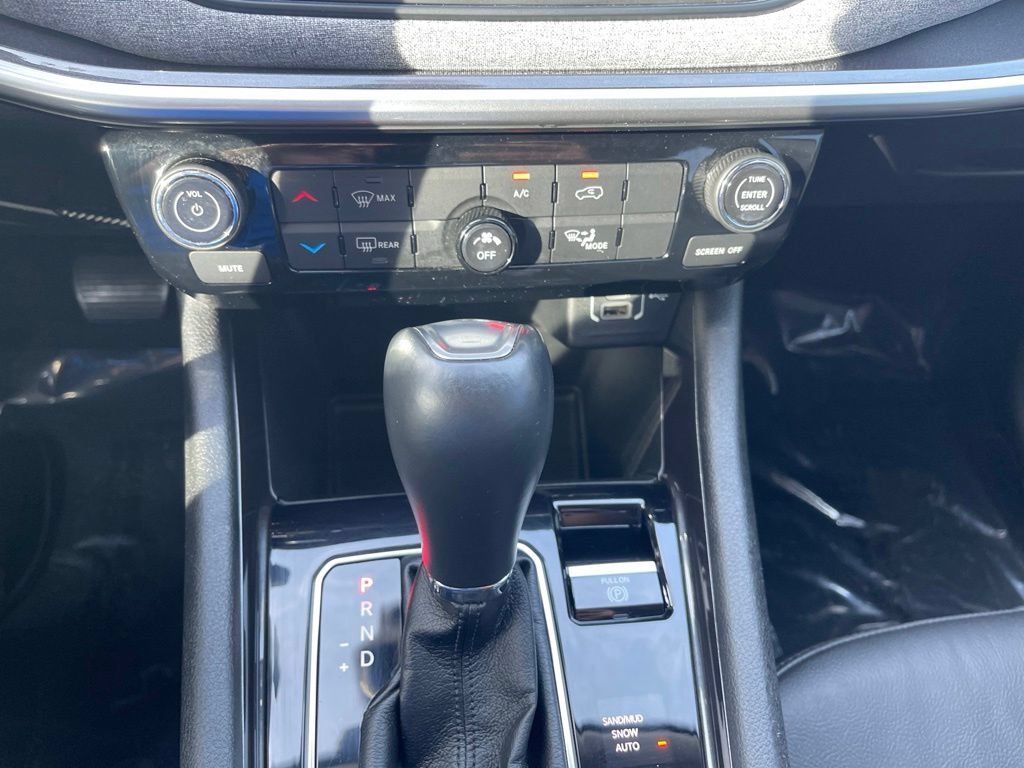 Used 2022 Jeep Compass Latitude AWD/4WD image 13