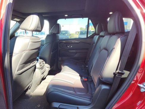 Used 2025 Honda Pilot Black Edition image 8