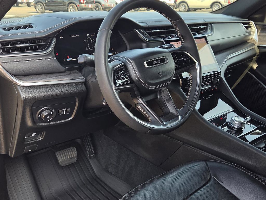 Used 2023 Jeep Grand Cherokee L Overland AWD/4WD image 15