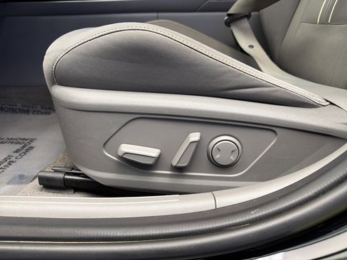 Used 2022 Hyundai Elantra SEL w/ Convenience + Premium Package image 12