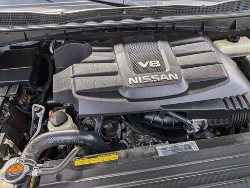 Used 2019 Nissan Titan SV w/ SV Convenience Package image 23