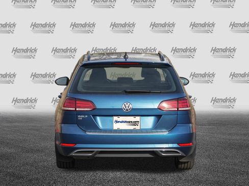 Used 2019 Volkswagen Golf SE image 8