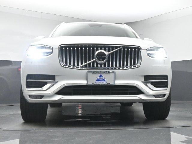 Used 2024 Volvo XC90 B5 Plus w/ Protection Package Premier AWD/4WD image 11