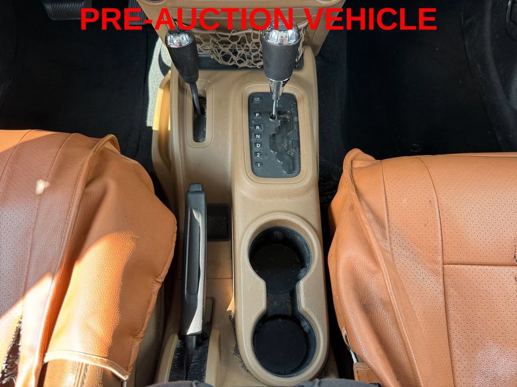 Used 2011 Jeep Wrangler Unlimited Sahara w/ Connectivity Group AWD/4WD image 15