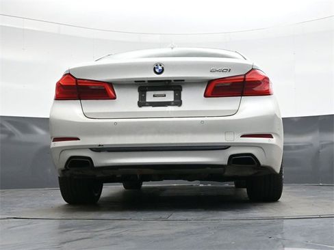 Used 2018 BMW 540i image 21