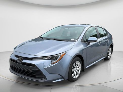 Used 2025 Toyota Corolla LE FWD image 1