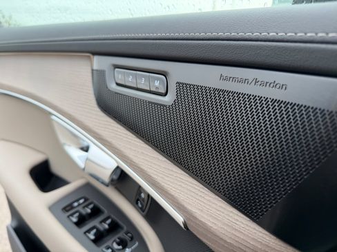 New 2026 Volvo XC90 T8 Plus image 19