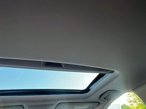 Used 2022 Honda CR-V Touring image 19