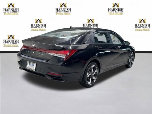 Used 2023 Hyundai Elantra SEL w/ Convenience Package FWD image 6