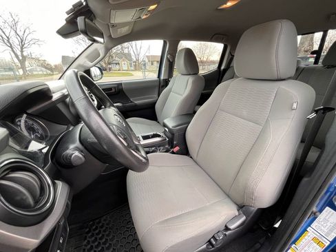 Used 2018 Toyota Tacoma SR5 image 25