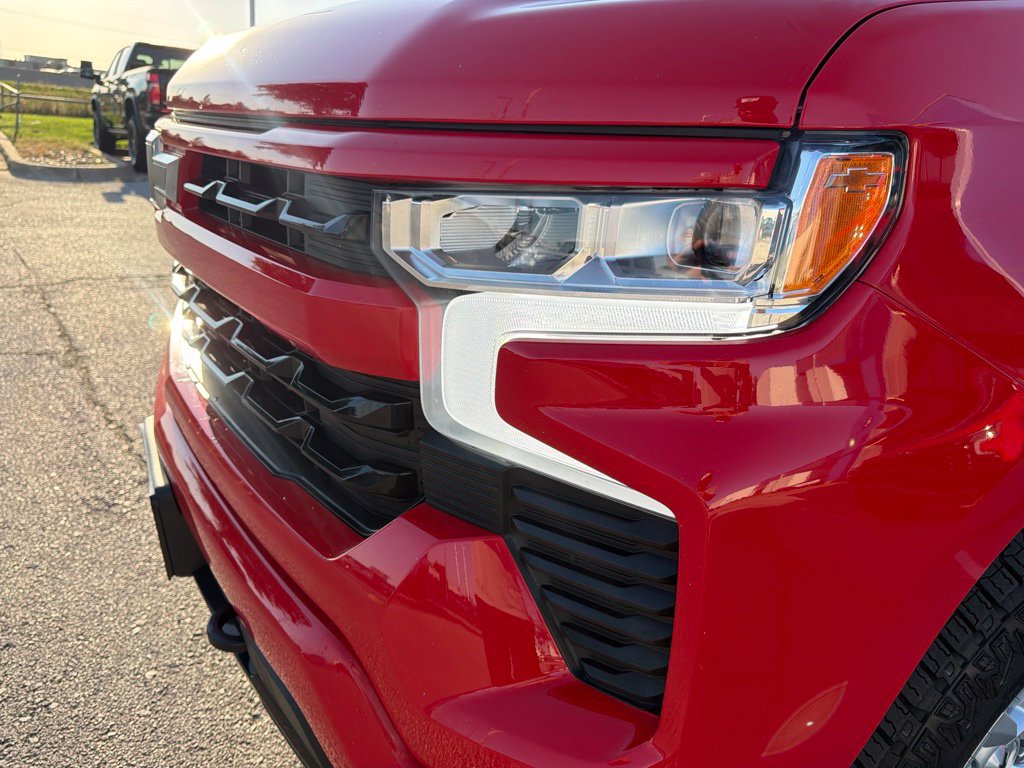 Used 2022 Chevrolet Silverado 1500 RST AWD/4WD image 8