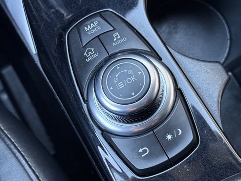 Used 2018 INFINITI QX30 Premium w/ Navigation Package image 28