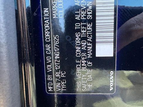 Certified 2022 Volvo S60 B5 Momentum image 27